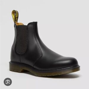 Dr. Martens 2976 Chelsea Boot